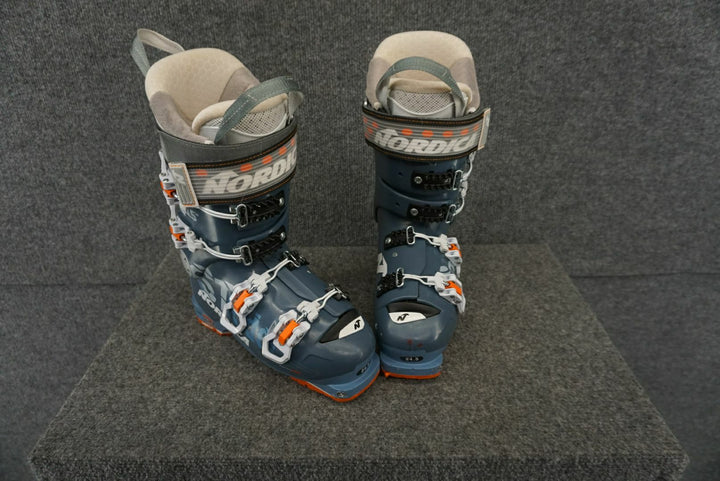 Nordica Size W7.5/24.5 AT Ski Boots