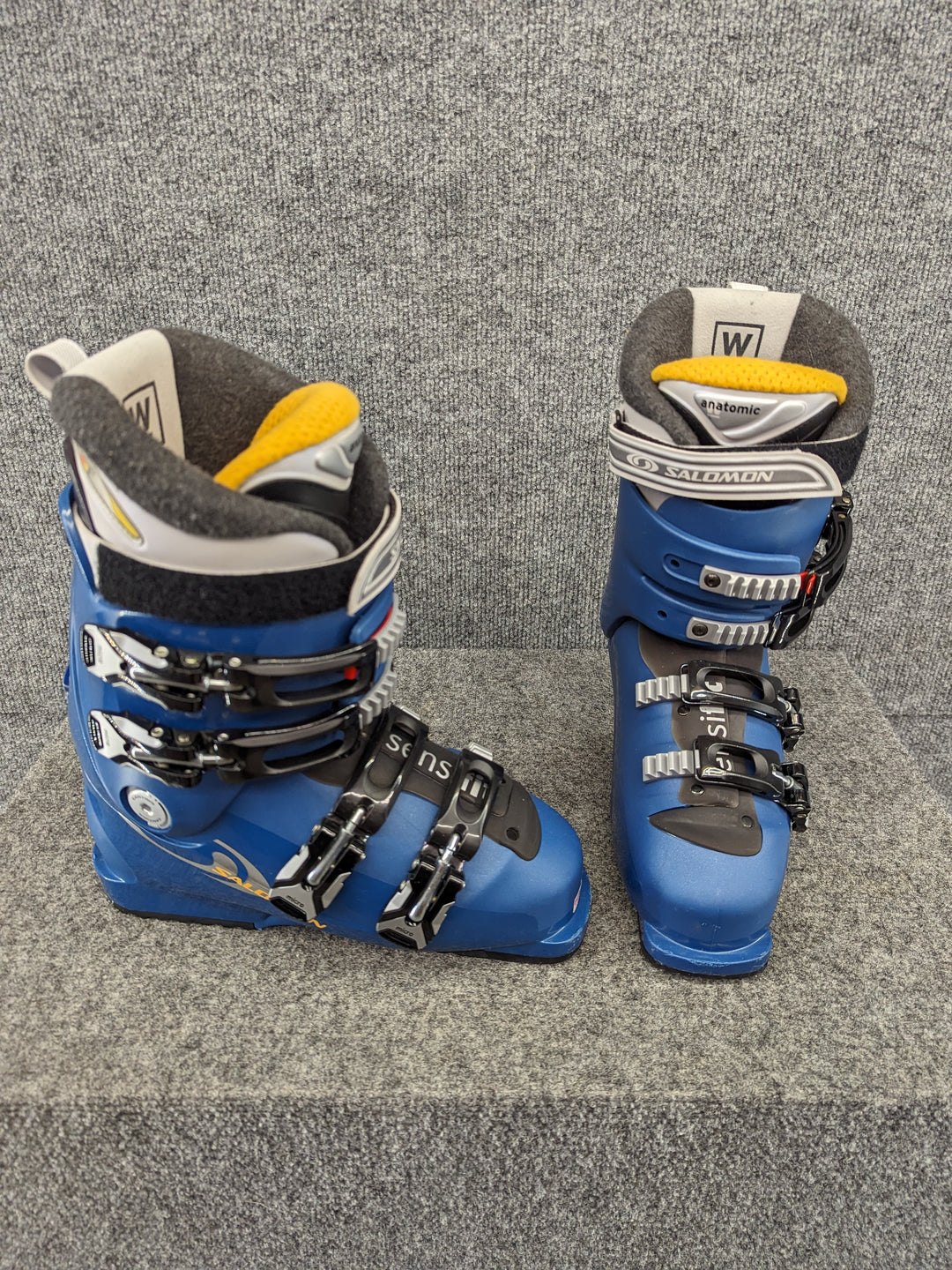 døråbning tykkelse Væve Salomon Size W8.5/25.5 Women's Alpine Ski Boots – Rambleraven Gear Trader