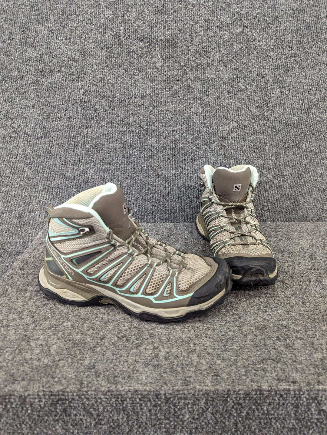 Salomon Size W8/39 Women's Hiking Boots