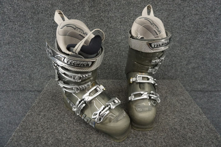 Tecnica Size W6.5/23.5 Women's Alpine Ski Boots