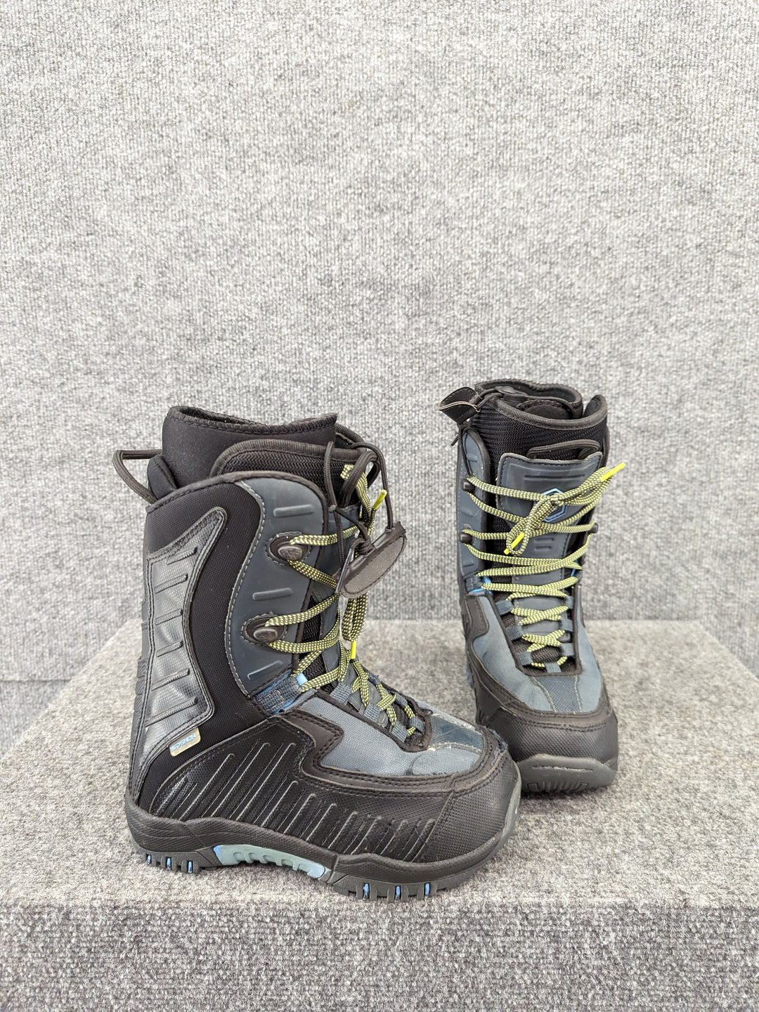 LTD Size 4/35 Youth Snowboard Boots