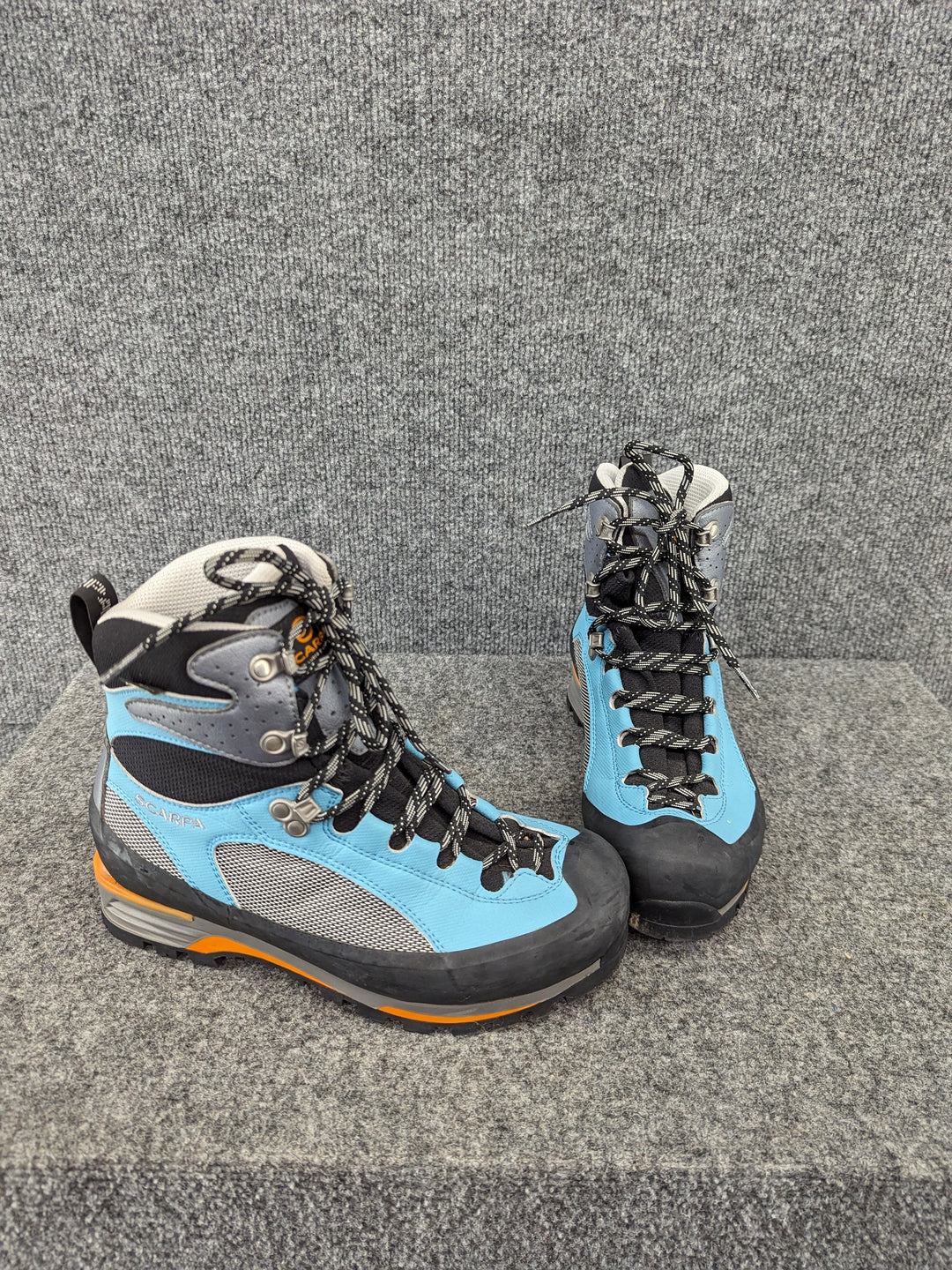 Scarpa Size W7/38 Women's Mountaineering Boots