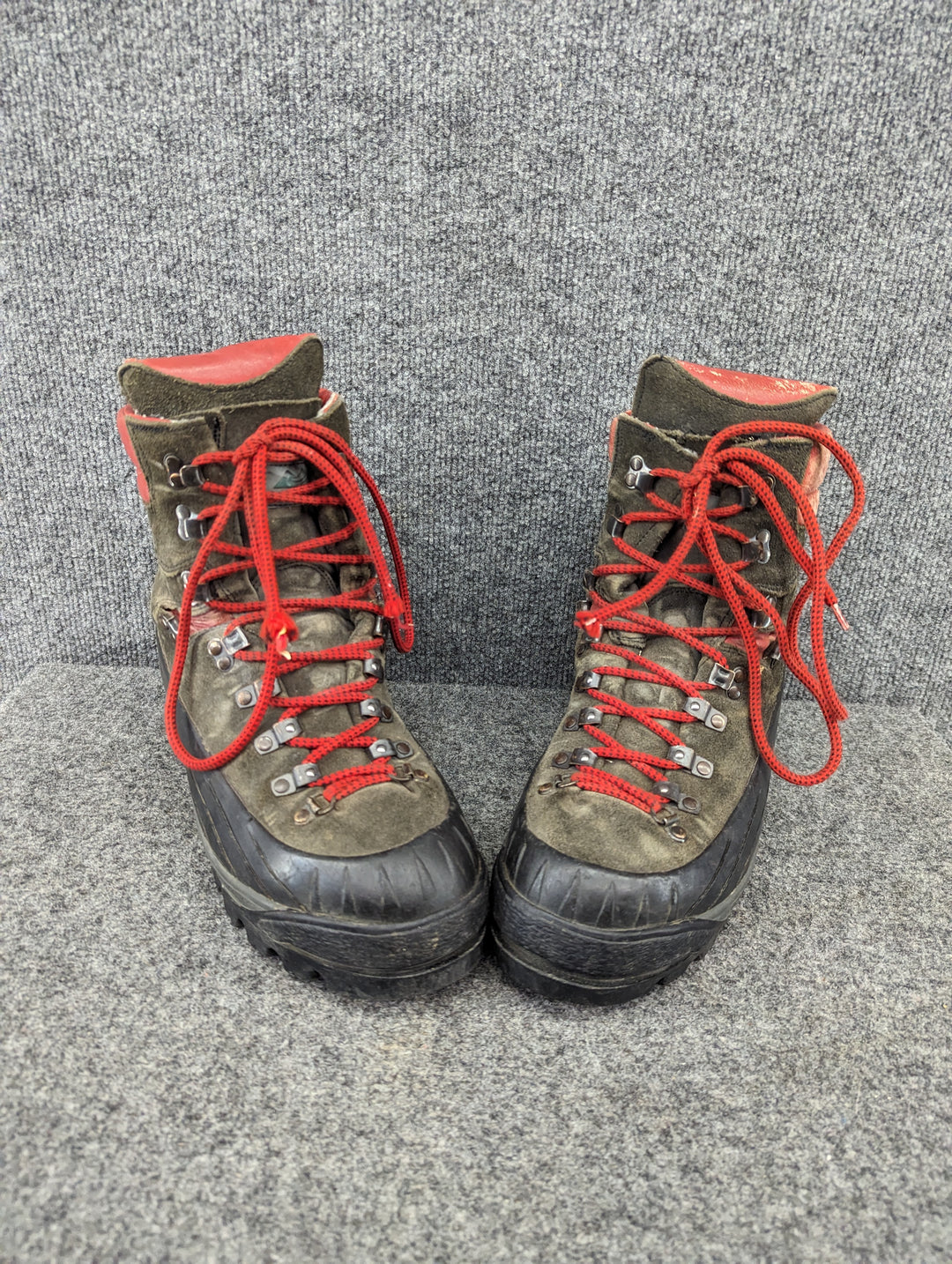 Montrail Size 10/43 Men's Mountaineering Boots