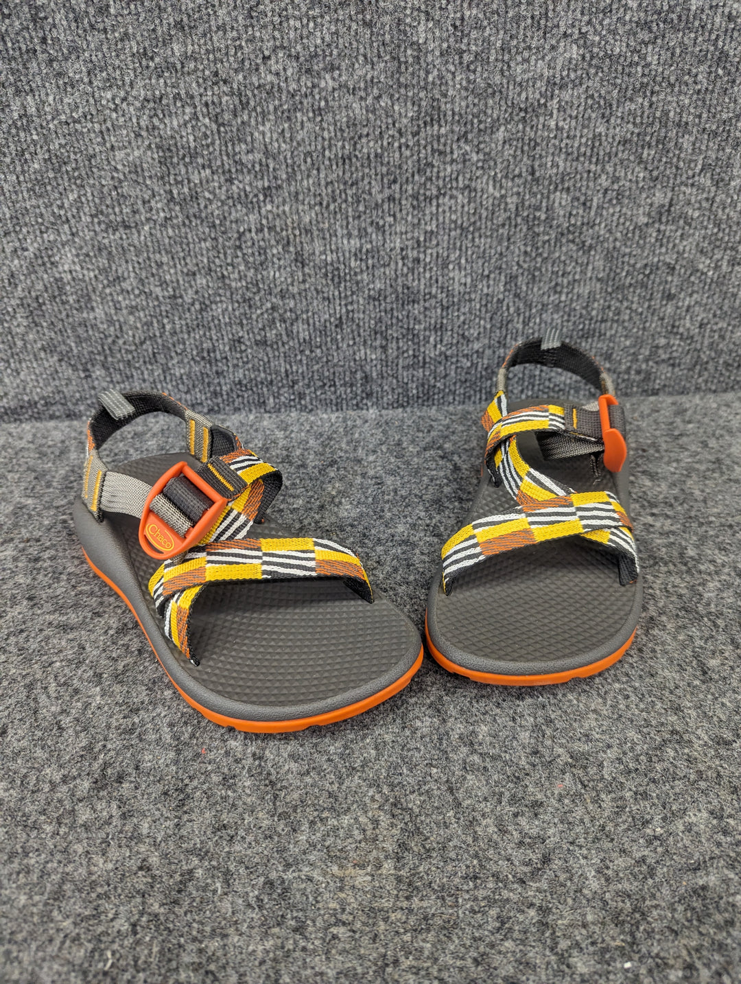 Size 2/33 Youth Sandals