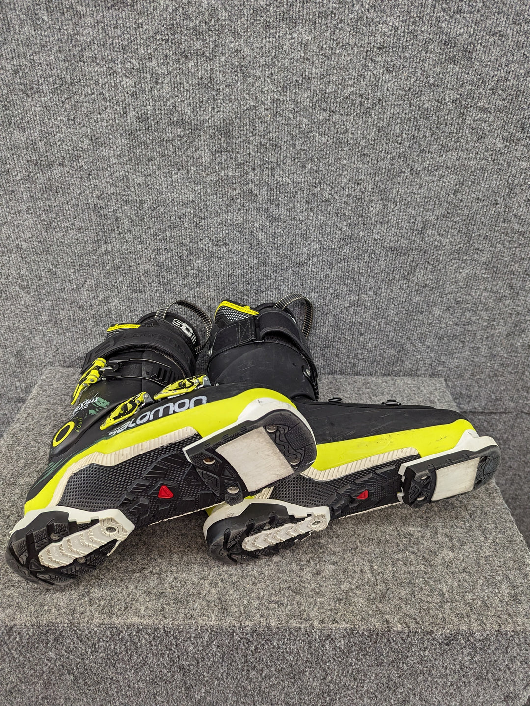 Salomon Size 9.5/27.5 Alpine Ski Boots