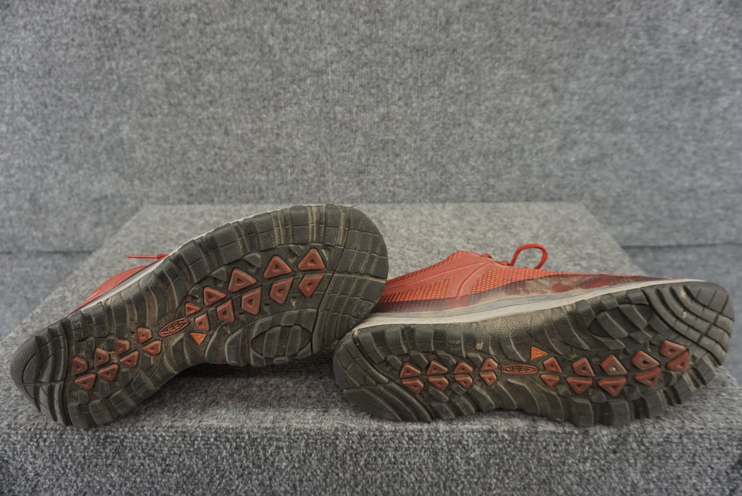 Keen Gray/Red Size W9/40.5 Women's Hiking Shoes