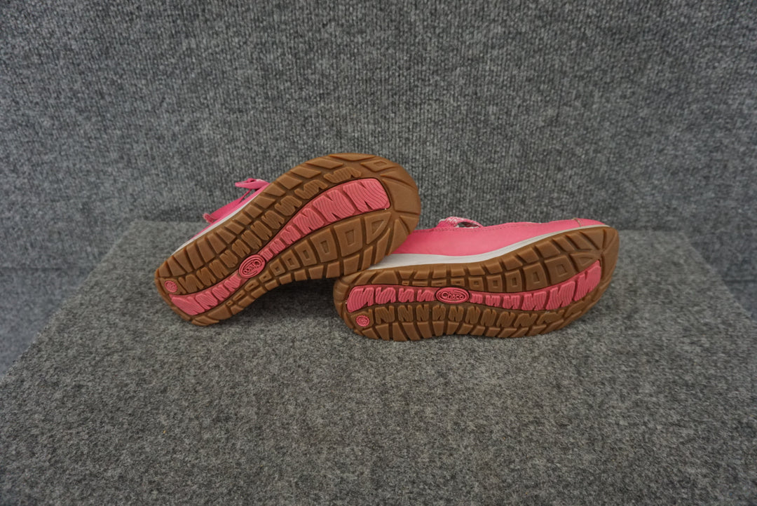 Size 5/36.5 Youth Water Shoes