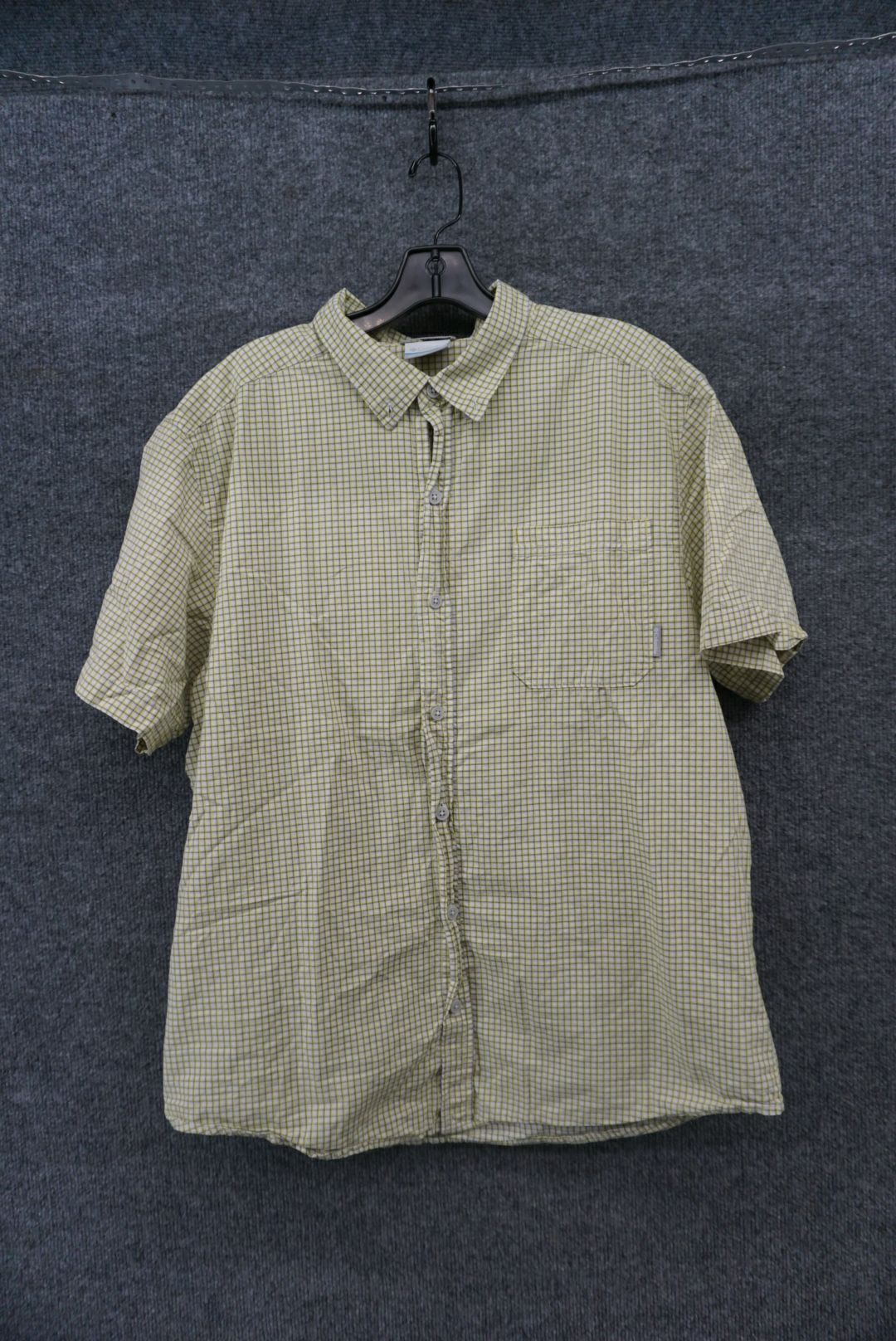 Columbia Size Large Men's S/S Button Up